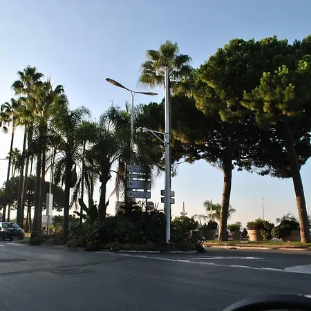 La Rotonde - Martinez Dep80 Cannes